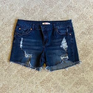 Refuge distressed shorts